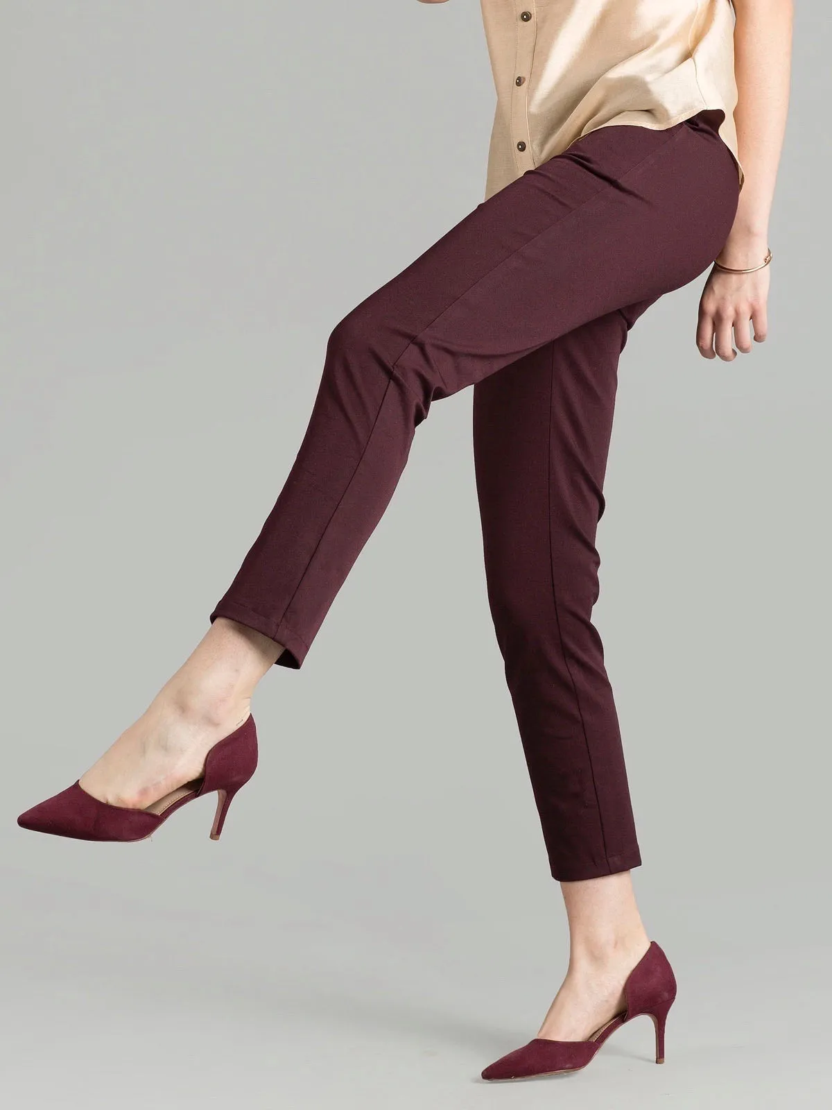 Essential Comfort Crop Pants - Maroon