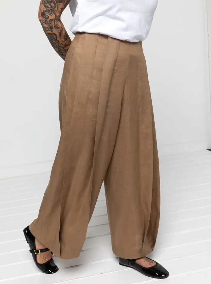 Style Arc - Atlas Woven Pants - Size 18-30