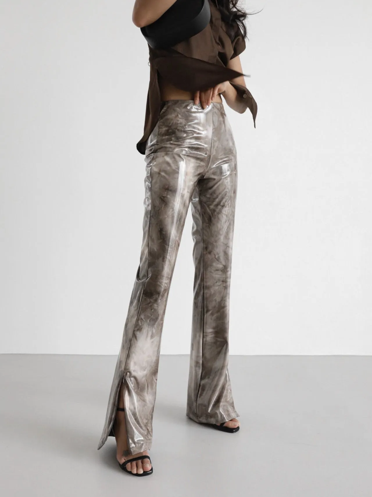 TIE-DYE ENAMEL FLARED PANTS