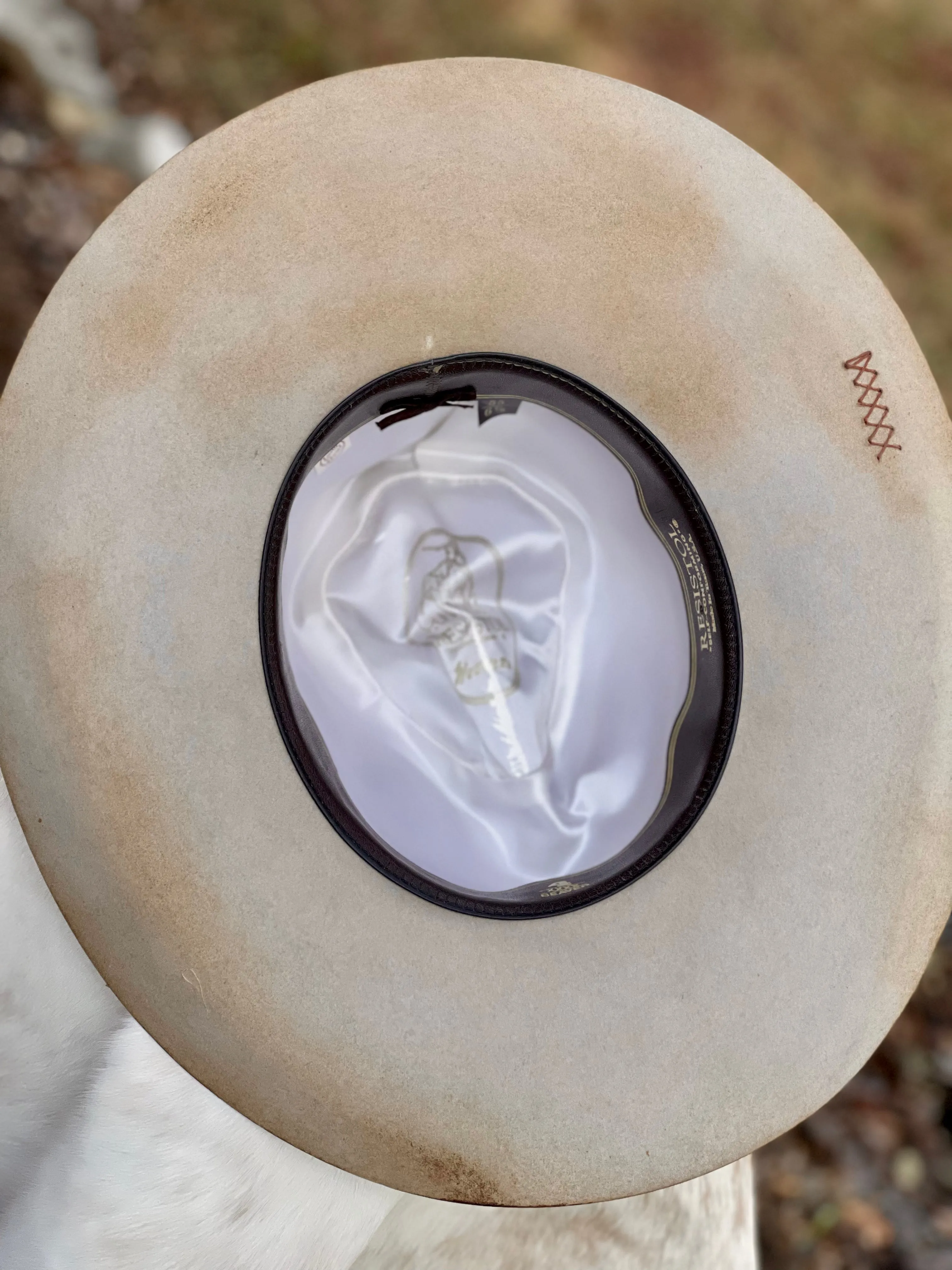 *VINTAGE* Cowboy Hat - The Desert Flower