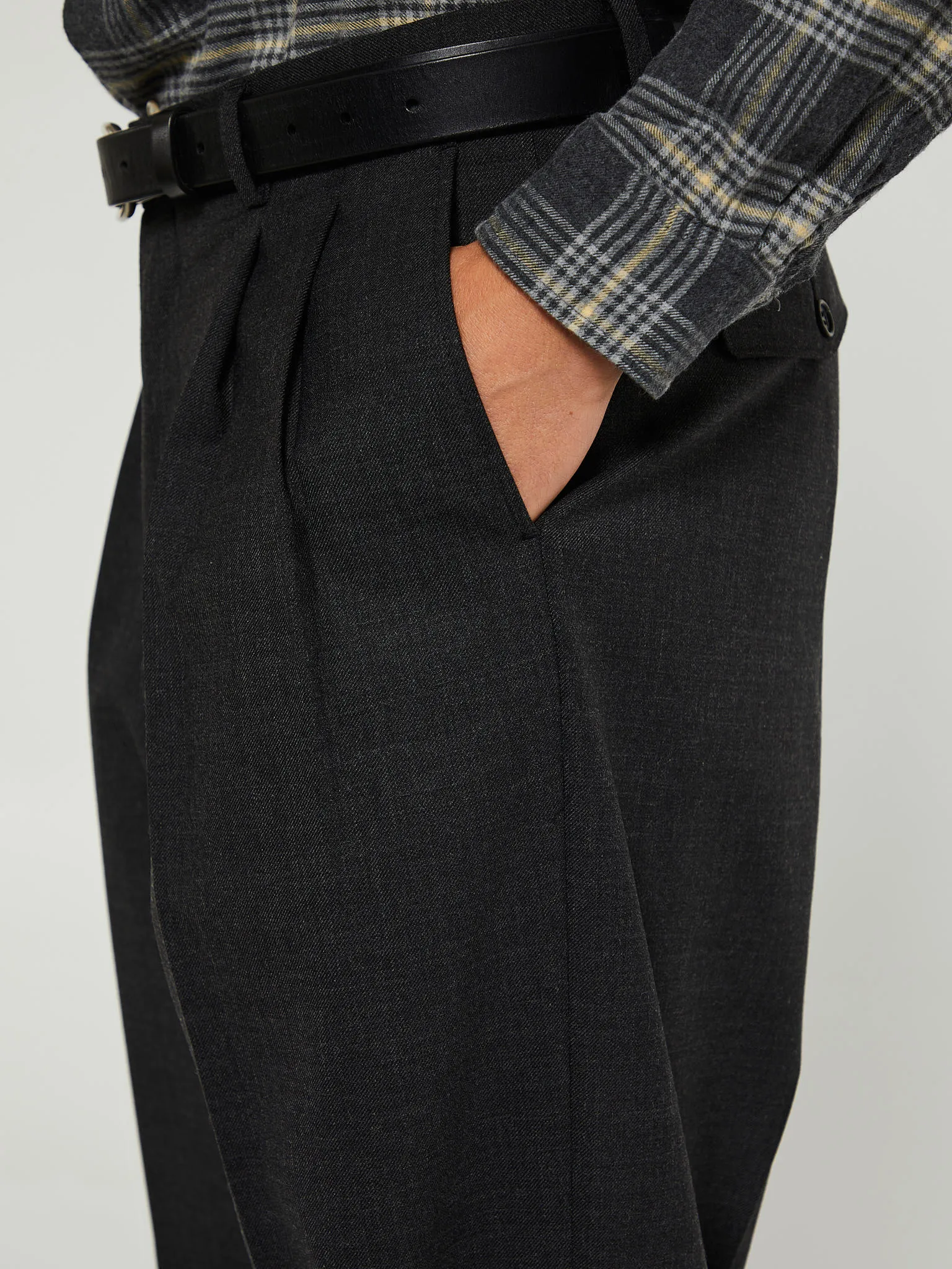 Wide Pleated Trousers in Anthracite